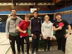 Aufschlag für die Hinsbecker Tischtennistruppe