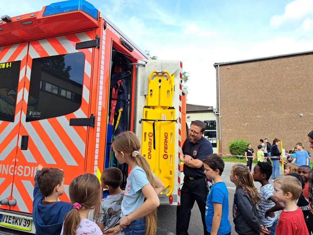 Themenwoche HELFEN - Kinder retten Leben