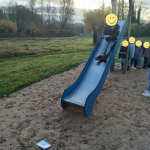 Erste Klassen lernen handlungsorientiert Lesen – mit der Silbenrutsche und dem Rollbrett