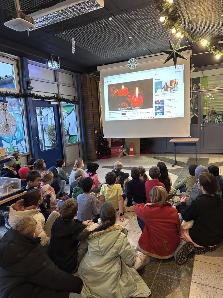 Gemeinsames Adventssingen der Primarstufe